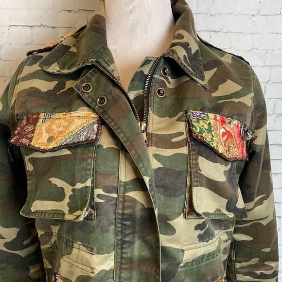 Anthropologie Beautiful Stories Embroidered Camo Utility Jacket M Mixed Media - Picture 4 of 16